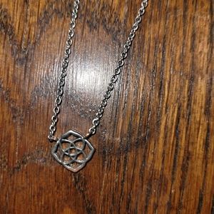 Kendra scott necklace
